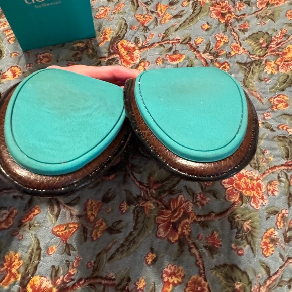 Tieks Obsidian Black Ballet Flats, size 7. EUC. With original box. - Picture 4 of 8